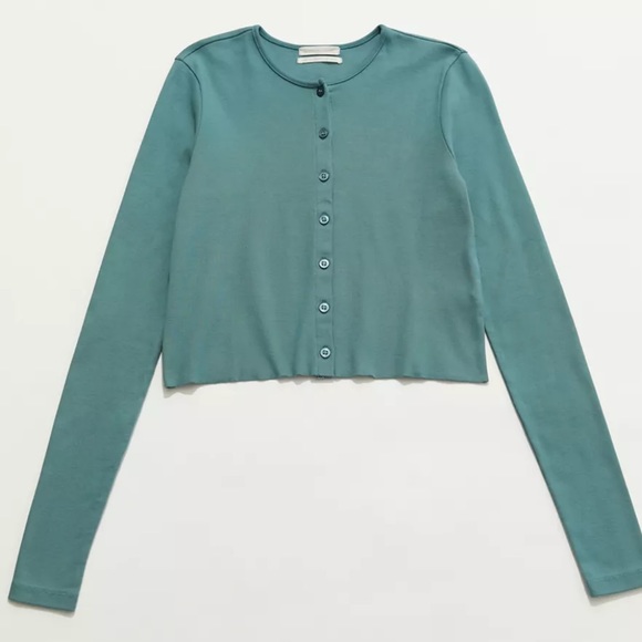 Uo Cutie Cropped Cardigan In Turquoise 